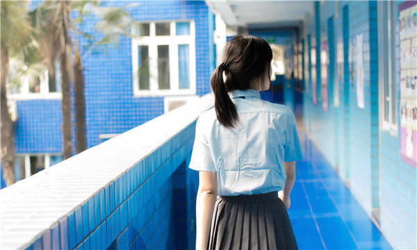 新安如何找到一个可以帮助我生孩子的女人？